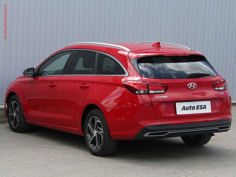 Hyundai i30 (2023) 1.0 T-GDi, ČR, Smart - fotka 6 z 20