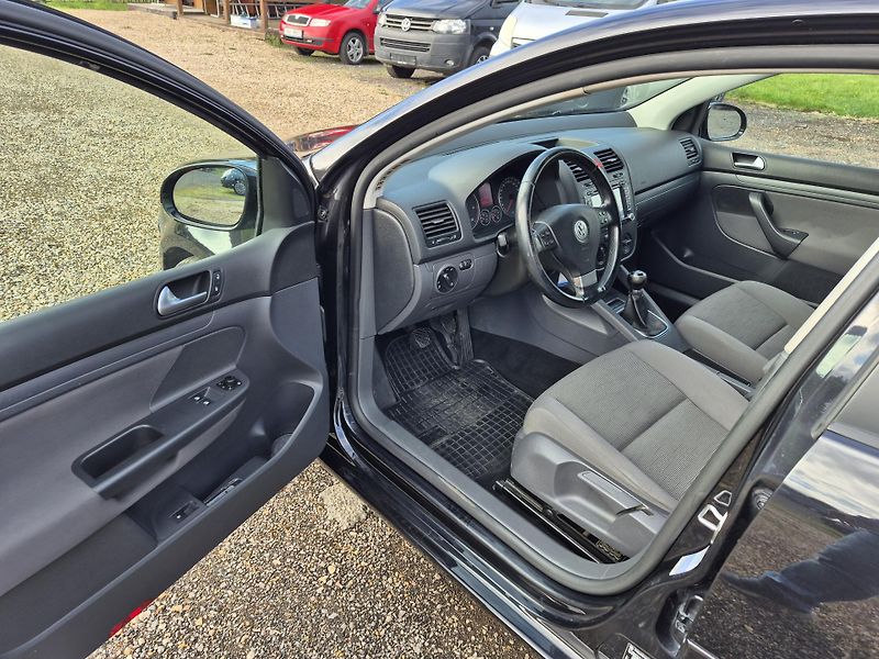 Volkswagen Golf (2008) 1.9Tdi 77kw - fotka 16 z 21