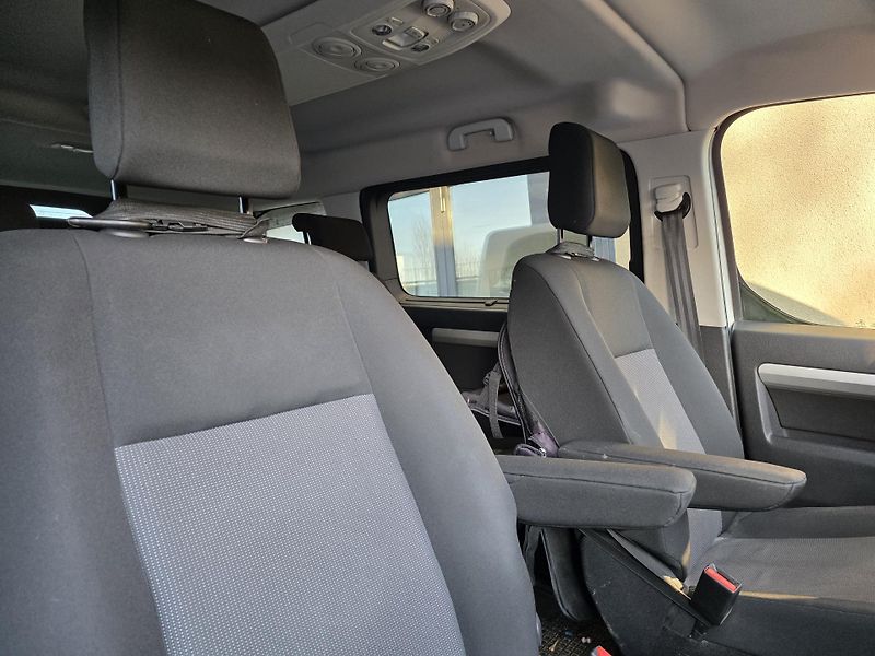 Toyota ProAce (2021) 2.0-KAMERA-TAŽNÉ 1,9t-XENONY - fotka 11 z 11
