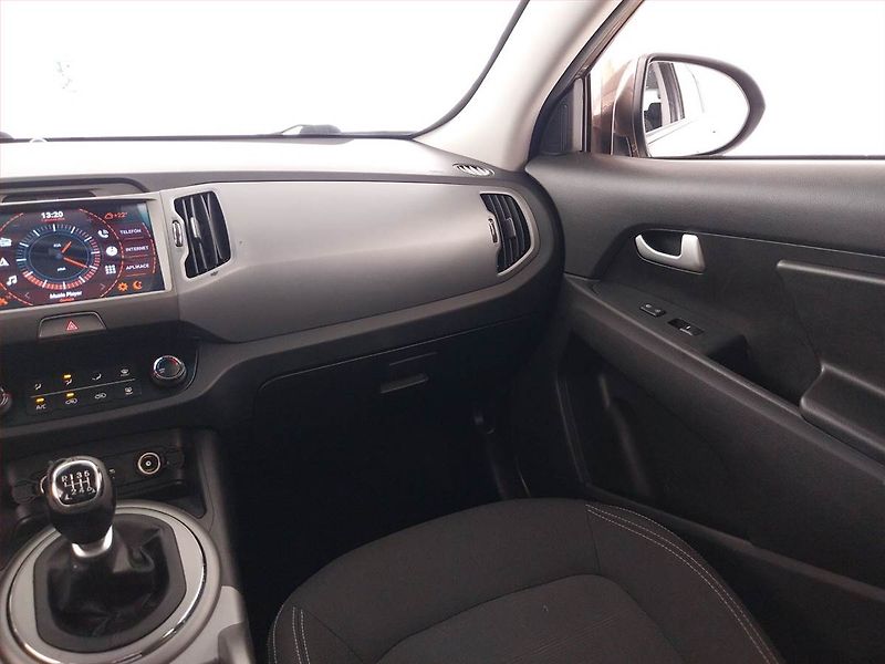 Kia Sportage (2015) 1.7 CRDi, Serv.kniha, Xenony - fotka 8 z 19