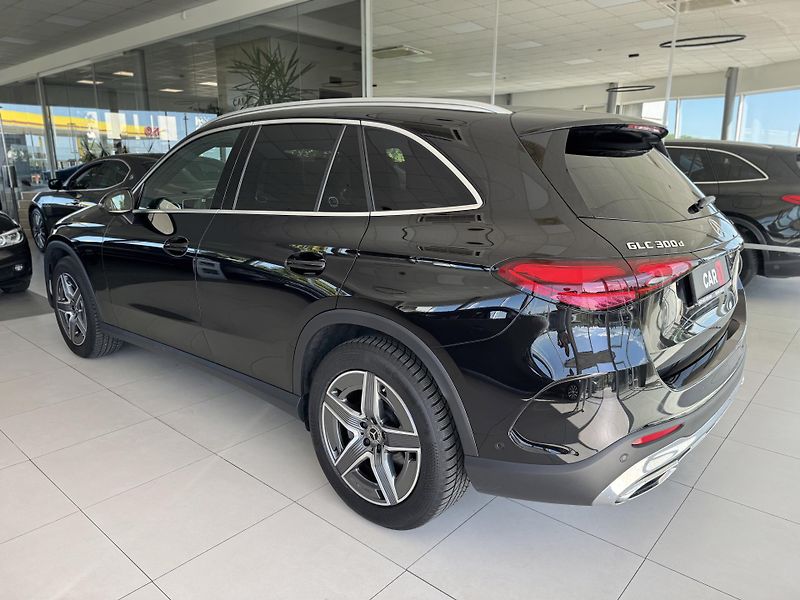 Mercedes-Benz GLC 300d 4MATIC*198kW*AMG*Tažné - fotka 7 z 38