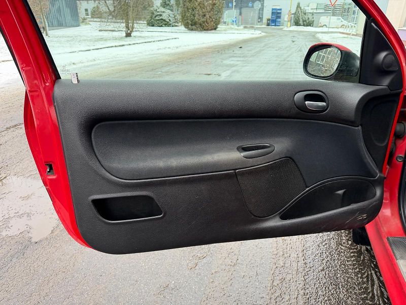 Peugeot 206 1,4i / 55 kW / sada pneu  - fotka 9 z 21