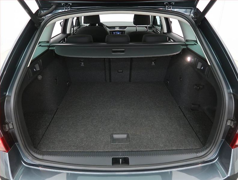 Škoda Octavia (2018) Style 1.6 TDI, Navi, Tempomat - fotka 13 z 24