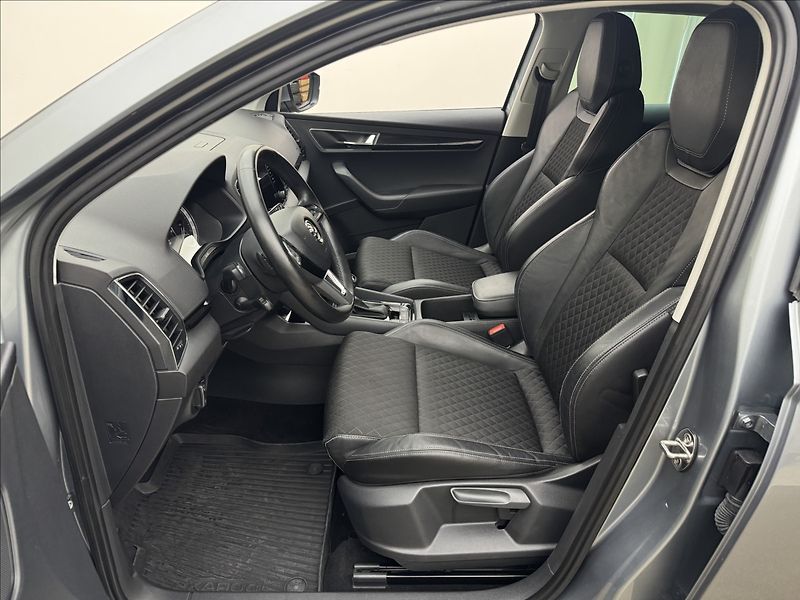 Škoda Karoq 1,6 DSG ACC STYLE+ NAVI KAMERA - fotka 32 z 39