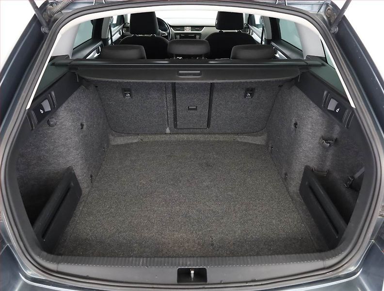 Škoda Octavia (2015) Ambition 2.0 TDI, Automat - fotka 17 z 18