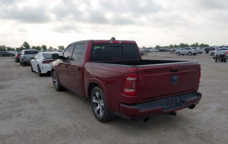 Dodge RAM (2020) Auto na cestě - fotka 4 z 17