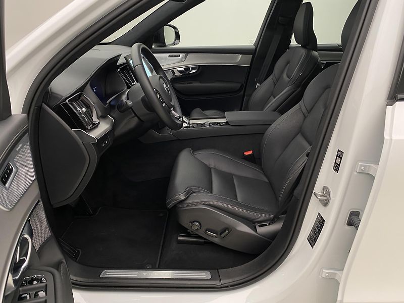 Volvo XC90 T8 RECHARGE BLACK EDITION 7m - fotka 3 z 72