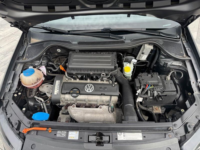 Volkswagen Polo (2011) Comfortline 1,4i 16V 63 Kw - fotka 28 z 28