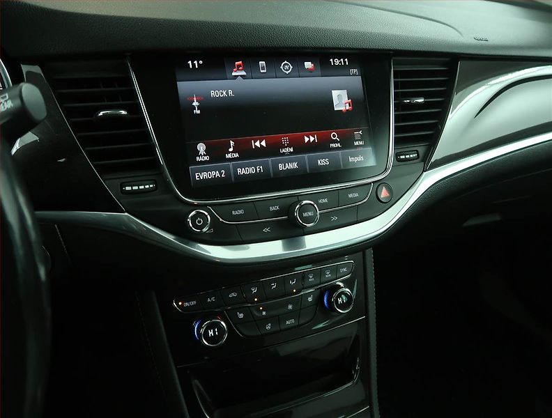 Opel Astra (2018) 1.4 T, Serv.kniha, Navi - fotka 12 z 17