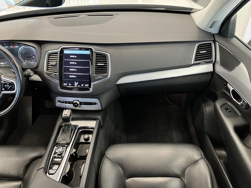 Volvo XC90 D5 AWD Momentum AT8, ČR - fotka 18 z 50