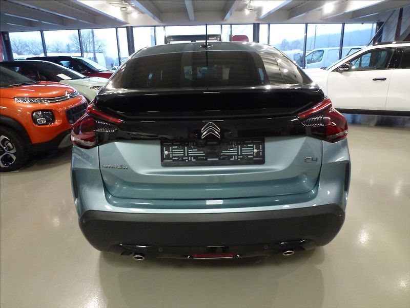 Citroën C4 1,2 Pure Tech 130 Shine MAN6 - fotka 9 z 17