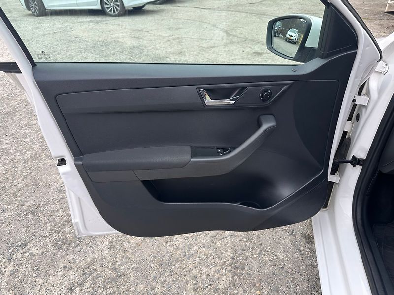Škoda Fabia 1.4 TDi 1MAJ/ČR/DPH/Tempomat - fotka 11 z 36