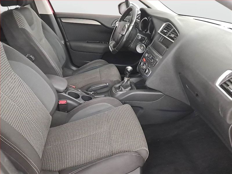 Citroën C4 (2014) 1.6 HDi, po STK, servisované - fotka 9 z 17
