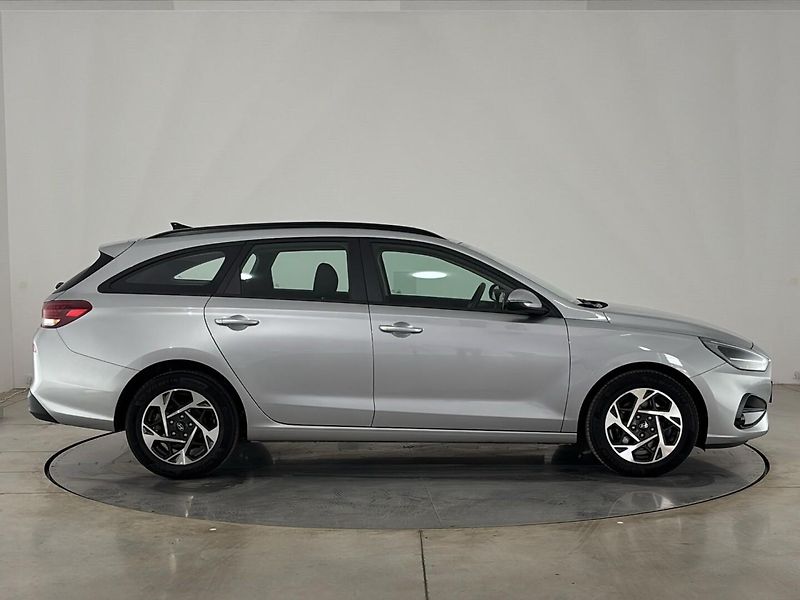 Hyundai i30 Smart DCT - fotka 16 z 26