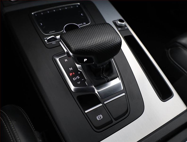 Audi Q5 (2018) S line 2.0 TDI, 4X4, Automat - fotka 11 z 18