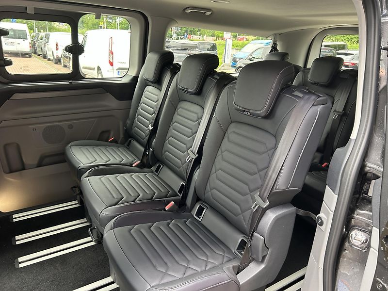 Ford Tourneo Custom Titanium L2 2.0 EcoBlue 110 kW - fotka 11 z 36