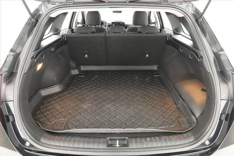 Kia Ceed (2022) 1.6 GDI plug-in - fotka 18 z 20