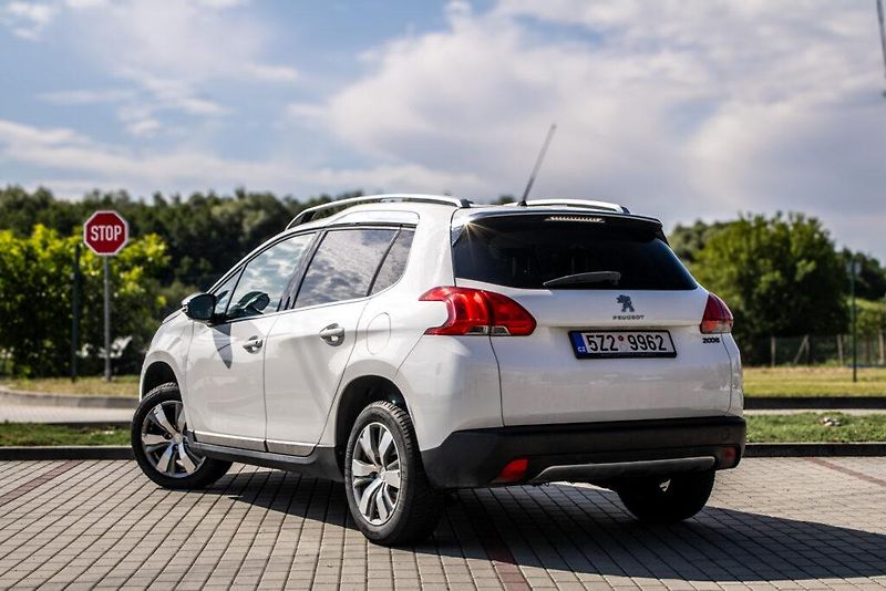 Peugeot 2008 (2014) 1.2 PureTech (60kW) - fotka 5 z 18