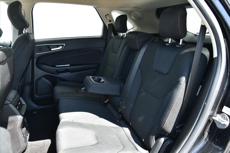 Ford Edge 2.0 TDCI 154kW AWD TITANIUM - fotka 10 z 27