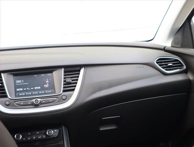 Opel Grandland X (2019) 1.2 Turbo, Serv.kniha - fotka 8 z 16