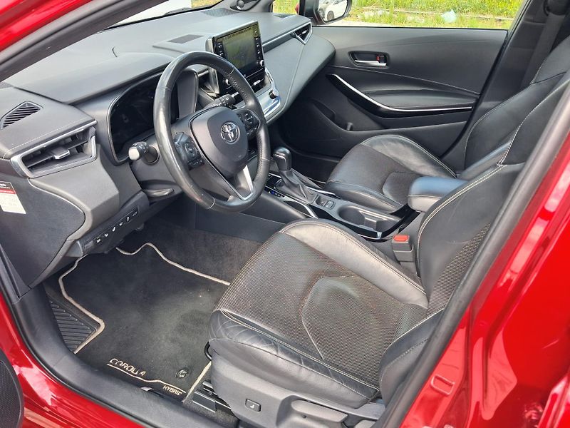 Toyota Corolla 2.0 HSD e-CVT Executive VIP JB - fotka 11 z 26