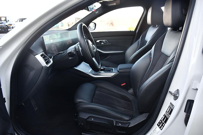 BMW Řada 3 320d xDrive M-SPORT ČR 1.M - fotka 10 z 51