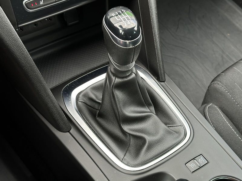 Renault Mégane 1.3TCe 85kW Limited 2Z.KLIMA M - fotka 29 z 37