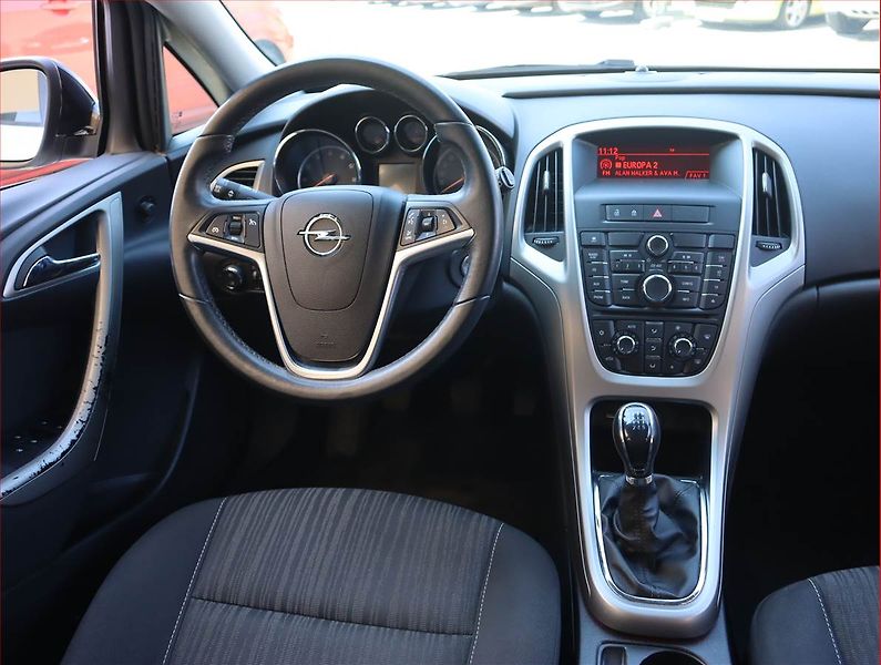 Opel Astra (2012) 1.4 T, Tempomat - fotka 7 z 15