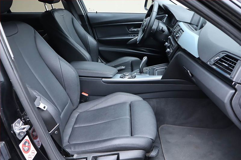 BMW Řada 3 (2015) 318 d, Automat, Serv.kniha - fotka 9 z 27