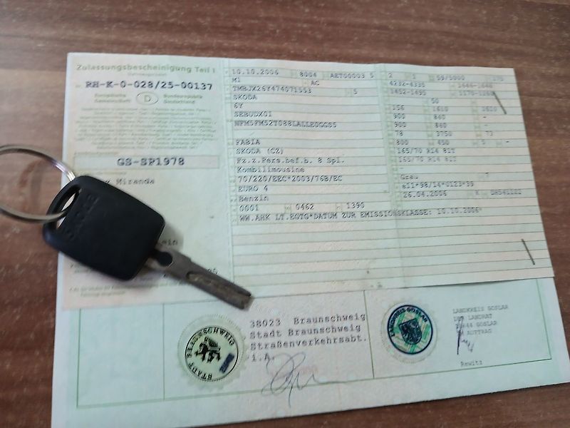 Škoda Fabia 1.4 16V Cool - fotka 17 z 17