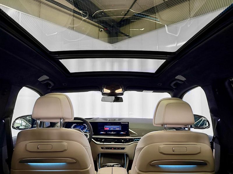 BMW X7 M60i xDrive LARTE DESIGN, B&W - fotka 31 z 40