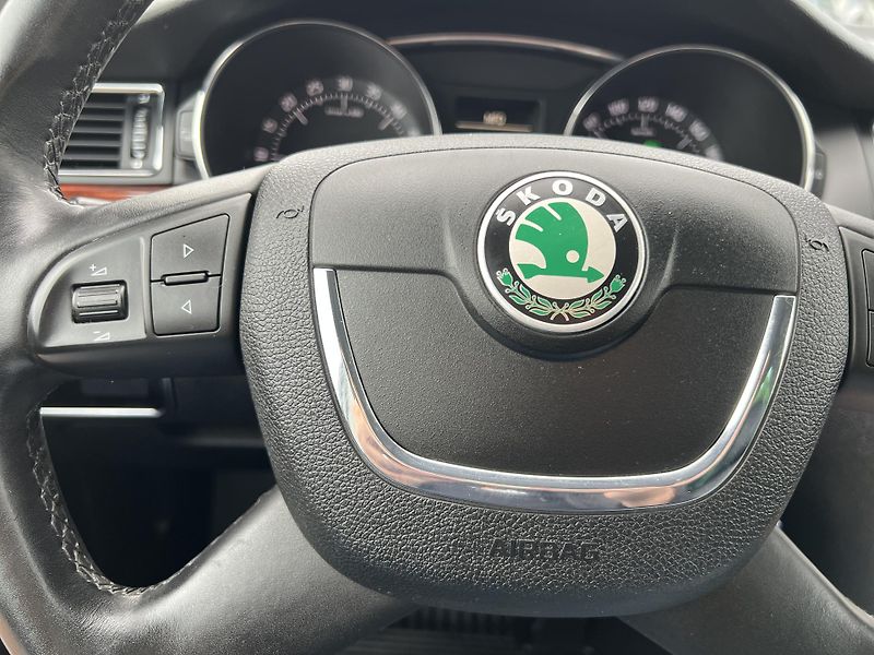 Škoda Superb 2.0TDi 125kw DSG NAVI KŮŽE ALU - fotka 14 z 46