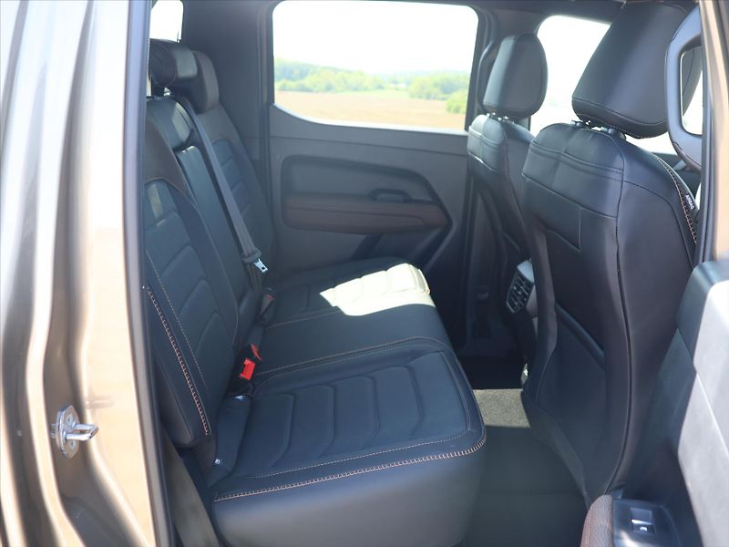 Volkswagen Amarok 3,0 TDi PanAmericana 10AUT 4x4 - fotka 14 z 38