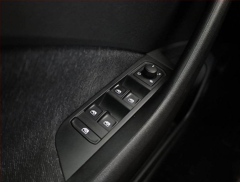 Škoda Kamiq (2021) 1.0 TSI, Tempomat - fotka 14 z 17