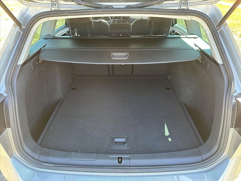 Volkswagen Golf 1,4 TSI 90kW DSG Highline Xeno - fotka 10 z 35