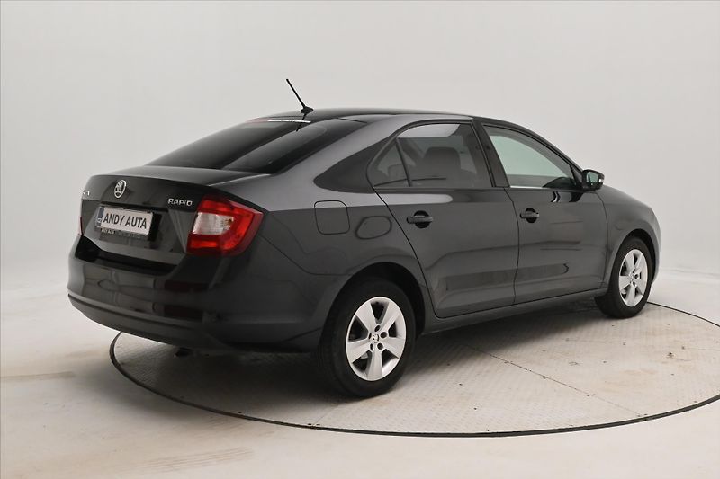 Škoda Rapid 1,0 TSI 70kW Ambition Plus Zár - fotka 5 z 28