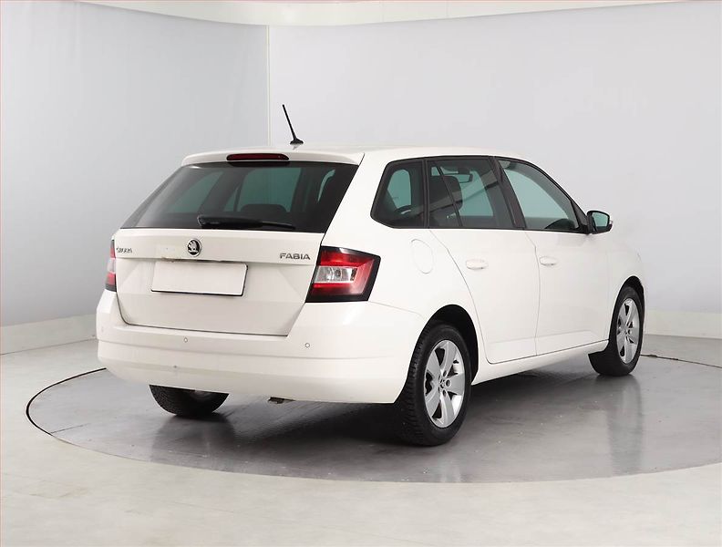 Škoda Fabia (2015) Style 1.4 TDI, nová STK - fotka 5 z 22