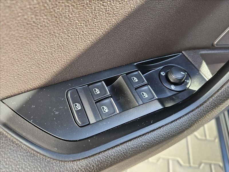 Škoda Superb 3 2,0TDi Laurin & Klement - fotka 14 z 46