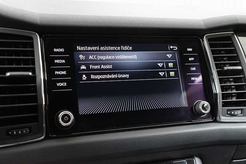 Škoda Kodiaq 2.0 TDI 4x4*STYLE*TAŽNÉ*ČR 1.M - fotka 36 z 49