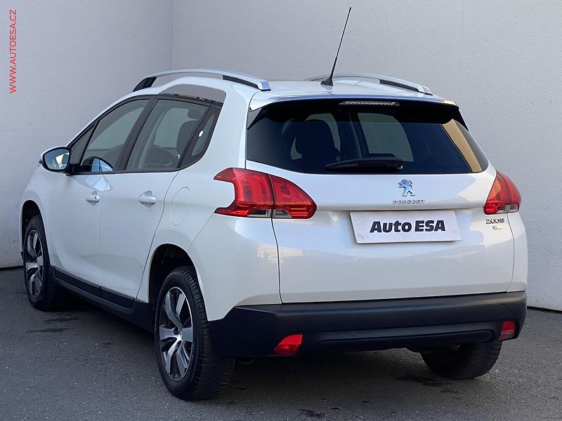 Peugeot 2008 (2014) 1.6 e-HDi, Navi, kamera - fotka 6 z 19