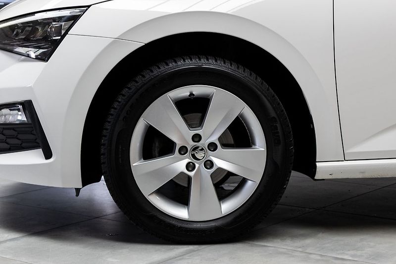 Škoda Scala 1.0 TSI G-TEC STYLE*DPH*ČR 1.M - fotka 32 z 38