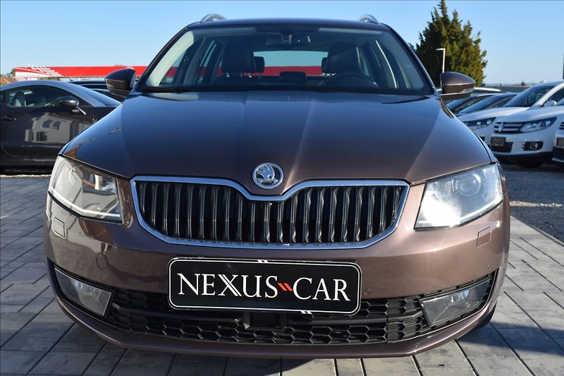 Škoda Octavia 1,6 TDI 77KW ALU KLIMA NAVI - fotka 2 z 48