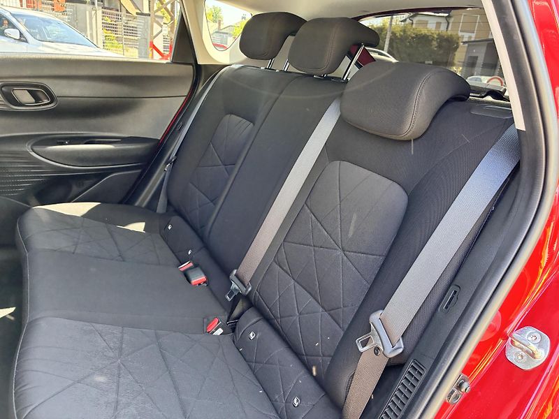 Hyundai Bayon 1.0T-GDi 88kW REZERVACE - fotka 13 z 33