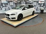BMW Řada 2 (2017) 220i GT, 141KW, 7 MÍST - náhled 2