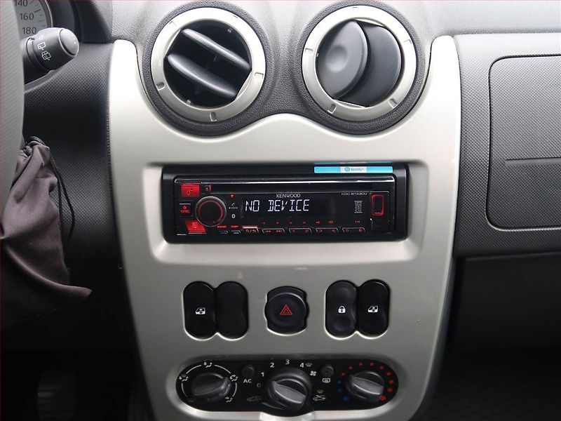 Dacia Logan (2012) 1.5 dCi - fotka 12 z 13