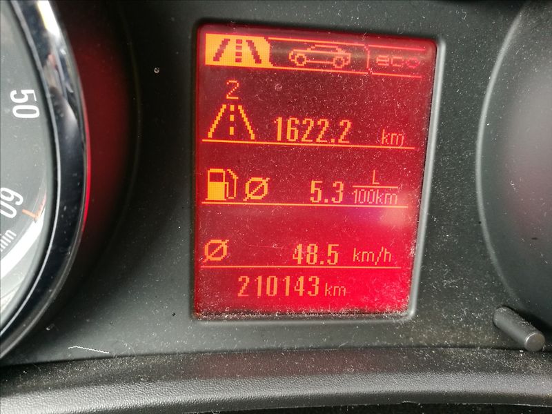 Opel Astra 1,6 CDTi kombi - fotka 6 z 15