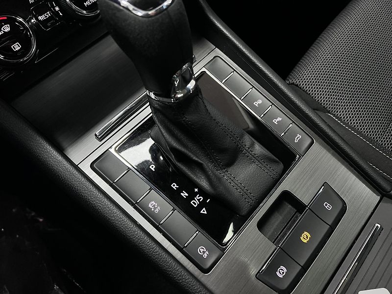 Škoda Superb 2.0 TSI 140 kW Style Servis - fotka 49 z 50