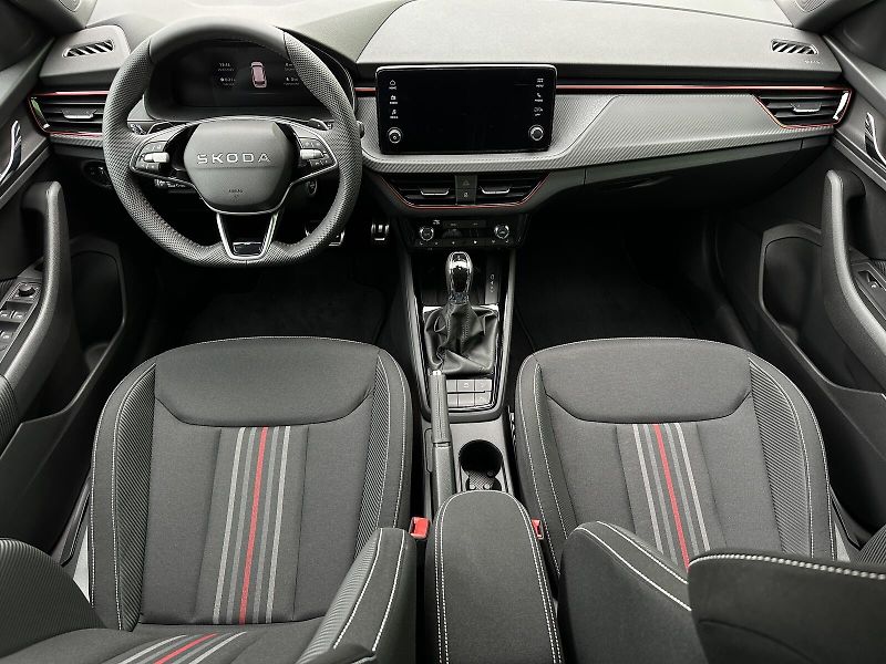 Škoda Kamiq 1.0TSi DSG Monte Carlo 116PS M - fotka 32 z 38