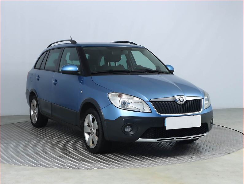 Škoda Fabia (2010) 1.2 TSI, Serv.kniha, Tempomat - fotka 1 z 13