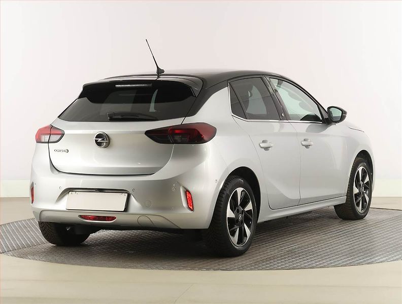 Opel Corsa (2023) Elegance 50 kWh, SoH 96% - fotka 5 z 28